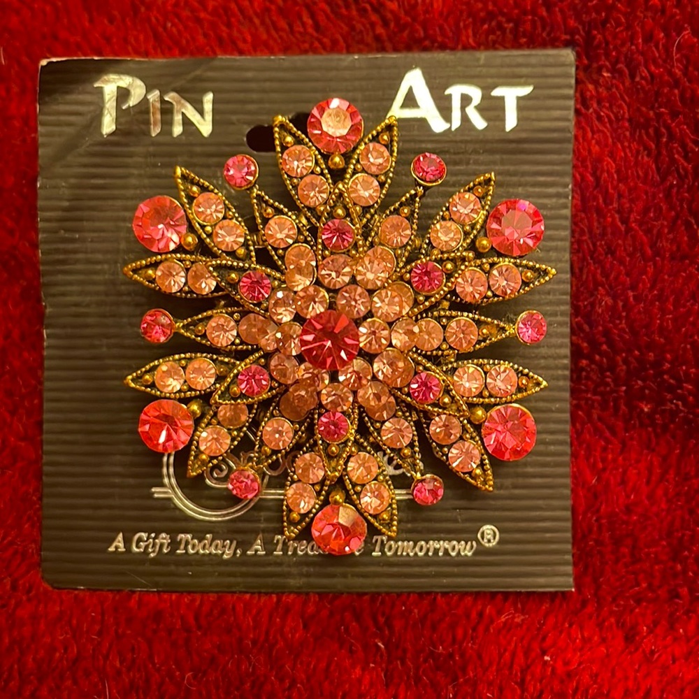Vintage pink crystal pin brooch